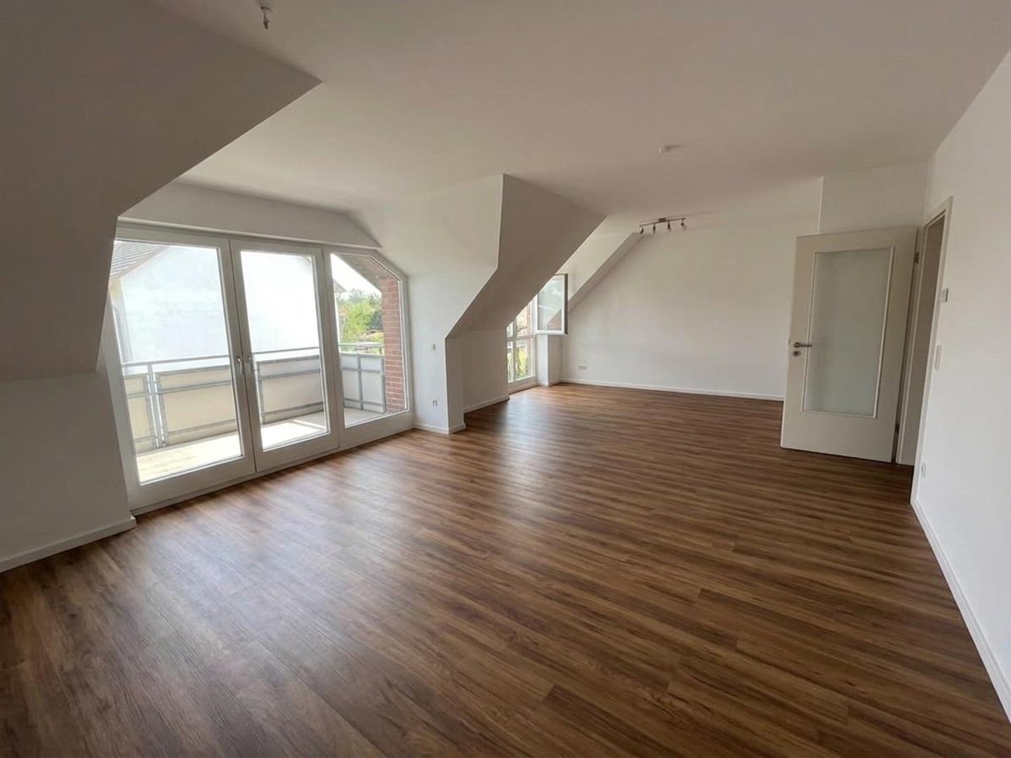 Penthouse-Maisonette der Extraklasse: Wohnen über zwei Ebenen mit 2 Balkonen und Aufzug