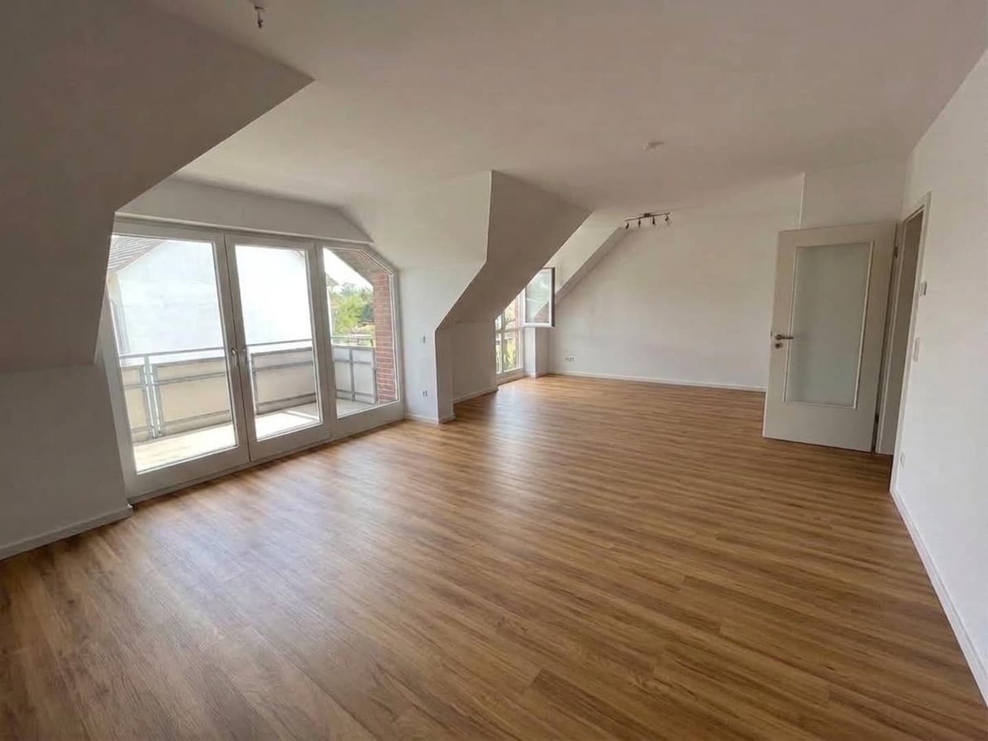 Penthouse-Maisonette der Extraklasse: Wohnen über zwei Ebenen mit 2 Balkonen und Aufzug
