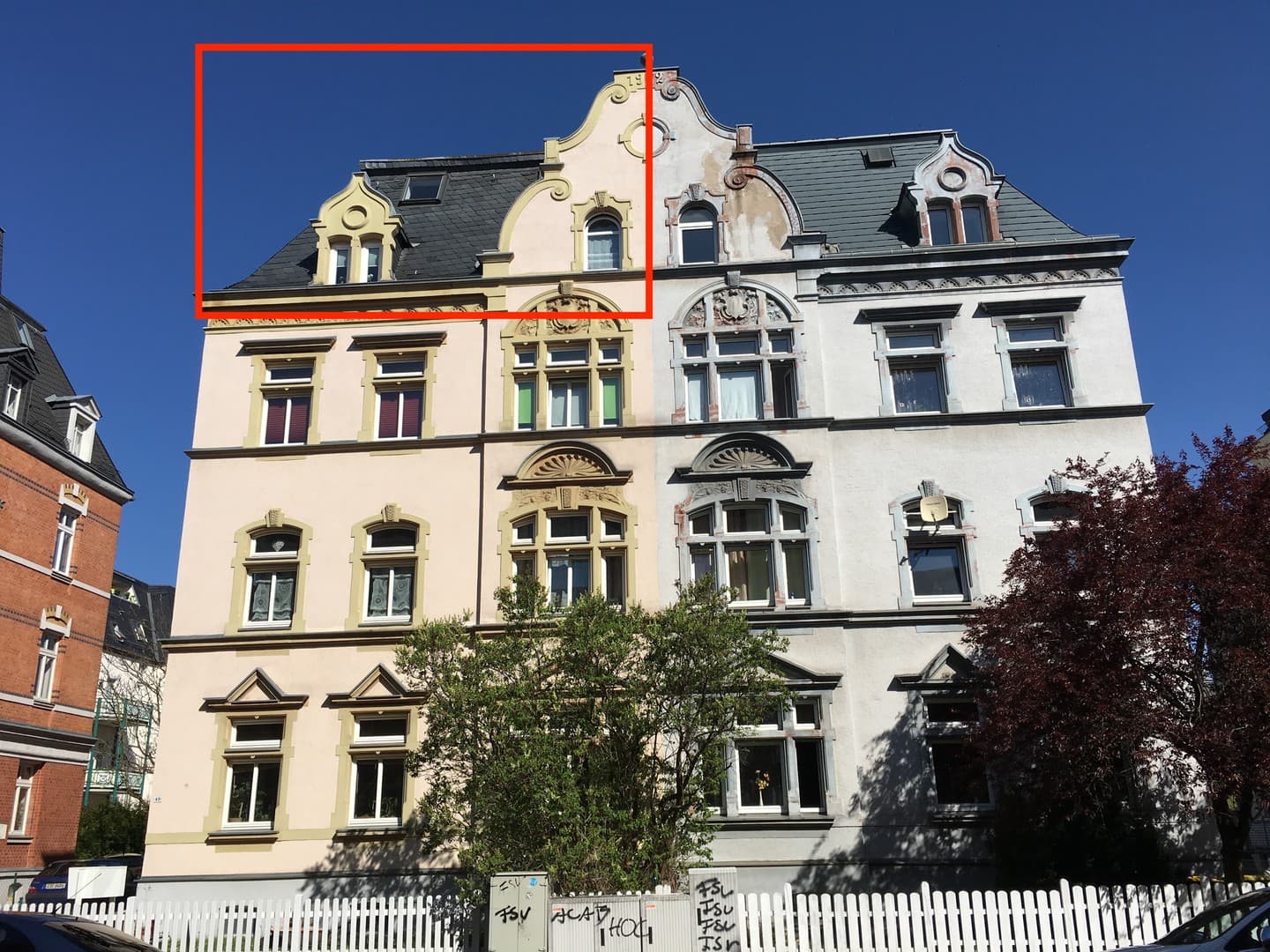 helle, gepflegte und bezugsfreie 4,5-Zimmer DG-Maisonette mit Terrasse