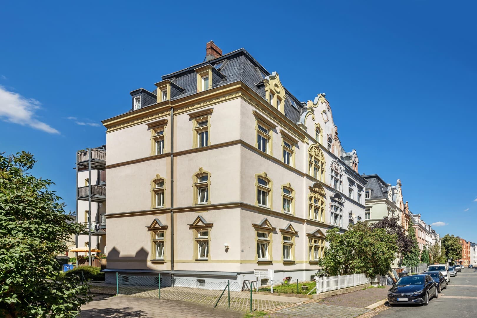 ohne Makler, perfekt für Eigennutzer: Tolle 4,5-Zimmer DG-Maisonette mit Terrasse
