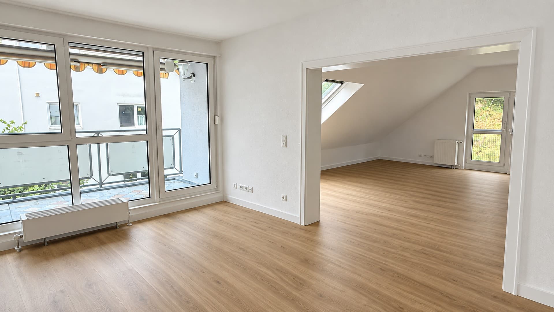 Renovierte DG-Wohnung 2,5 ZKB mit Balkon