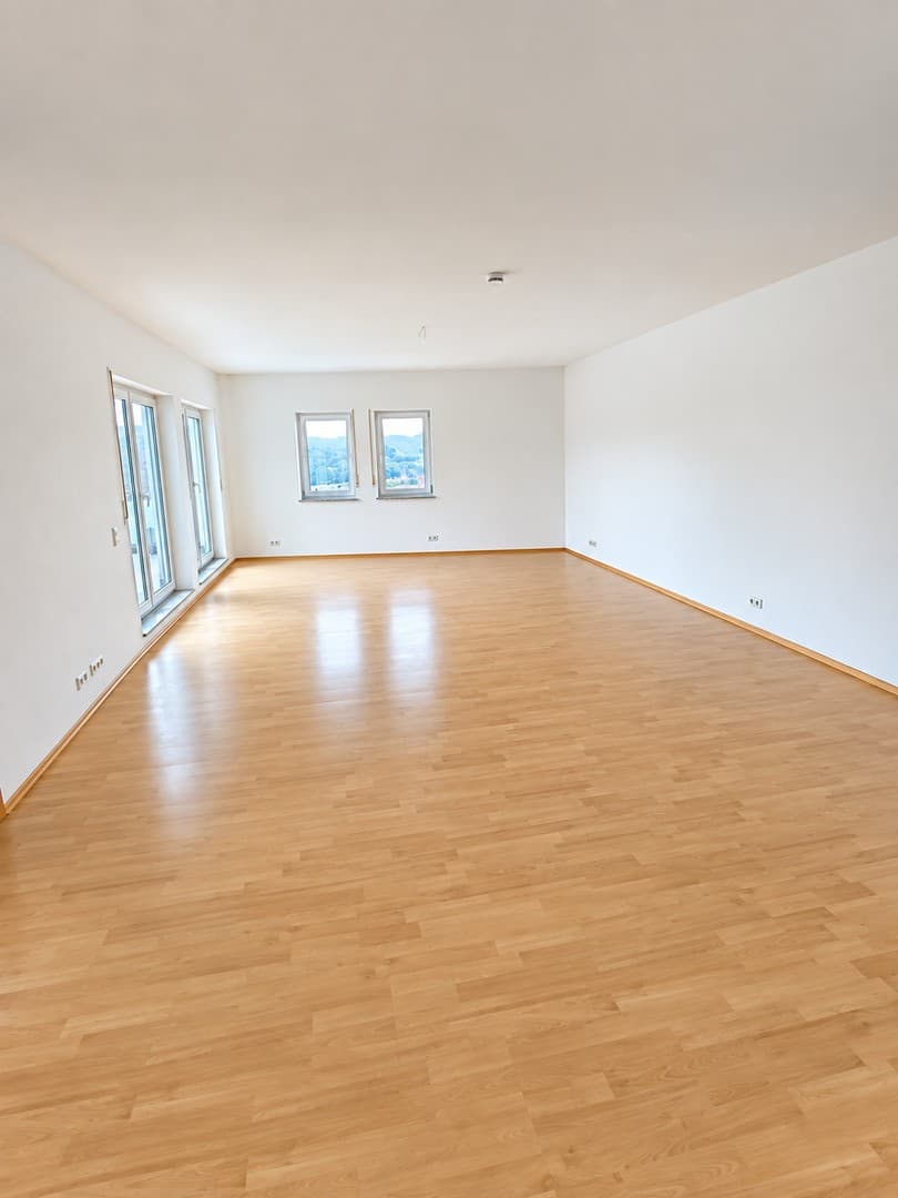 Großzügige 3-Zimmer-Wohnung mit 140 m², Dachterrasse & viel Raum in Bad Ems