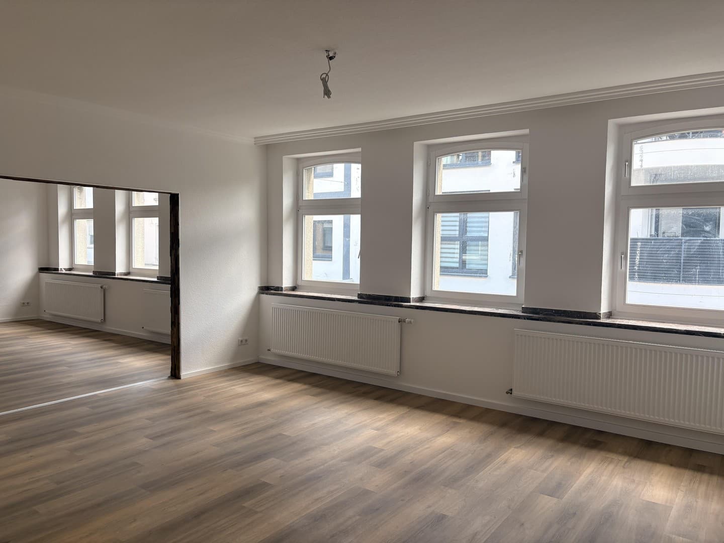 Renovierte 3-4 Zimmerwohnung in der Fußgängerzone! Provisionsfrei!