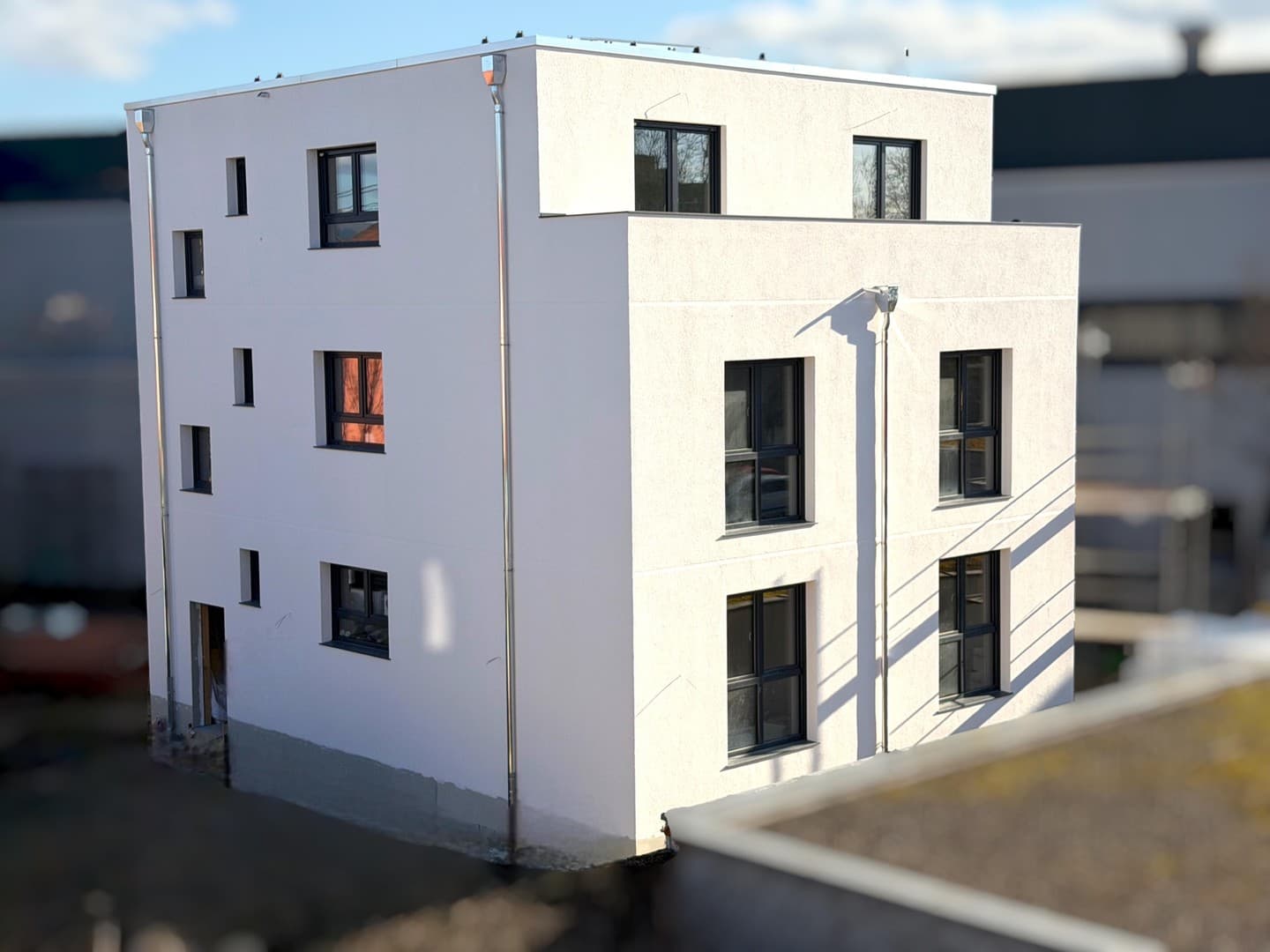 Kernsanierte 2-Zimmer Wohnung bei der Outletcity 3 % Neubau AfA