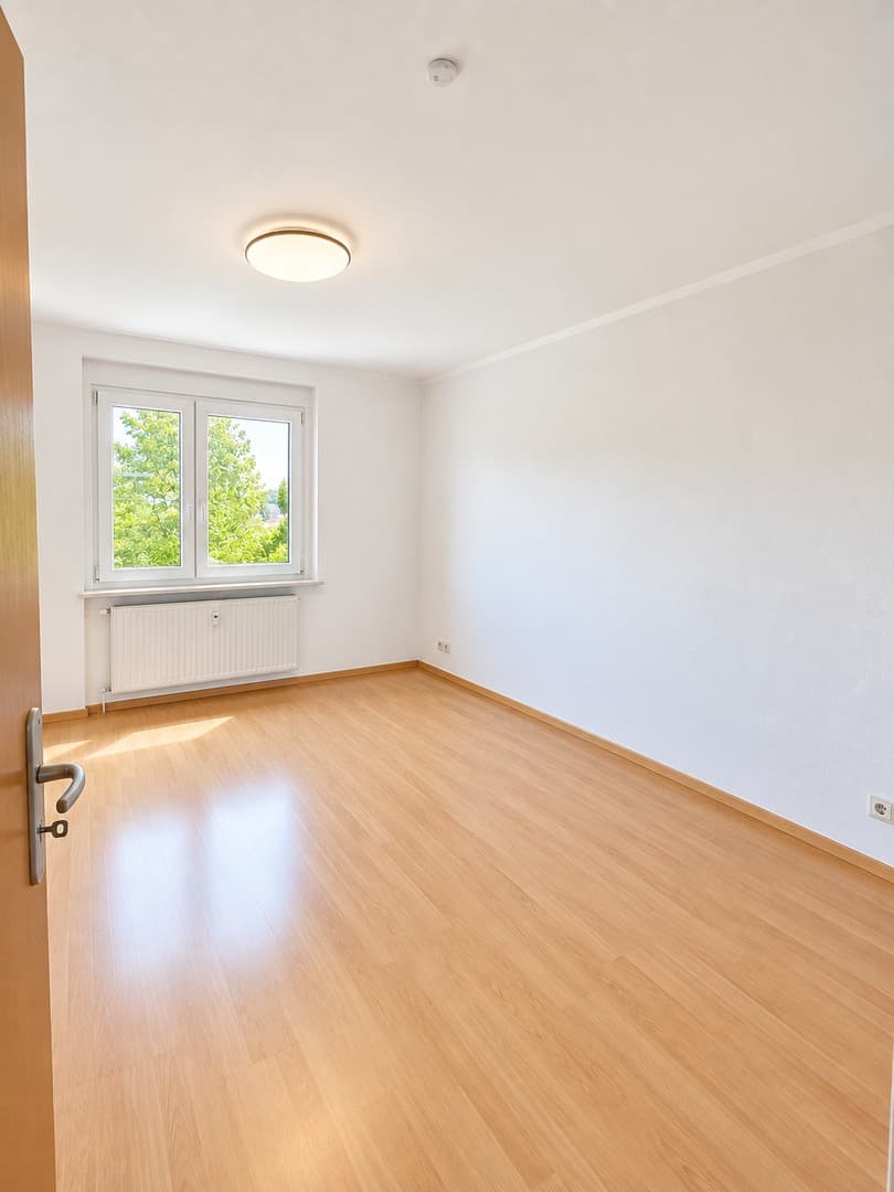 TOP 3-Zimmer-Wohnung mit großem Balkon und Einbauküche in Elterlein