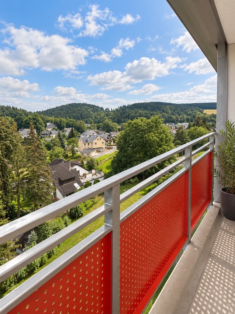 Top sanierte 3-Zimmer-Wohnung mit EBK und großem Balkon in Thum