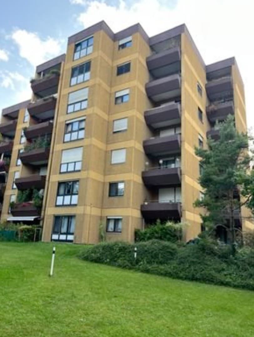 Schöne 1,5-Zimmer-Wohnung mit Balkon & Stellplatz – direkt am Rhein