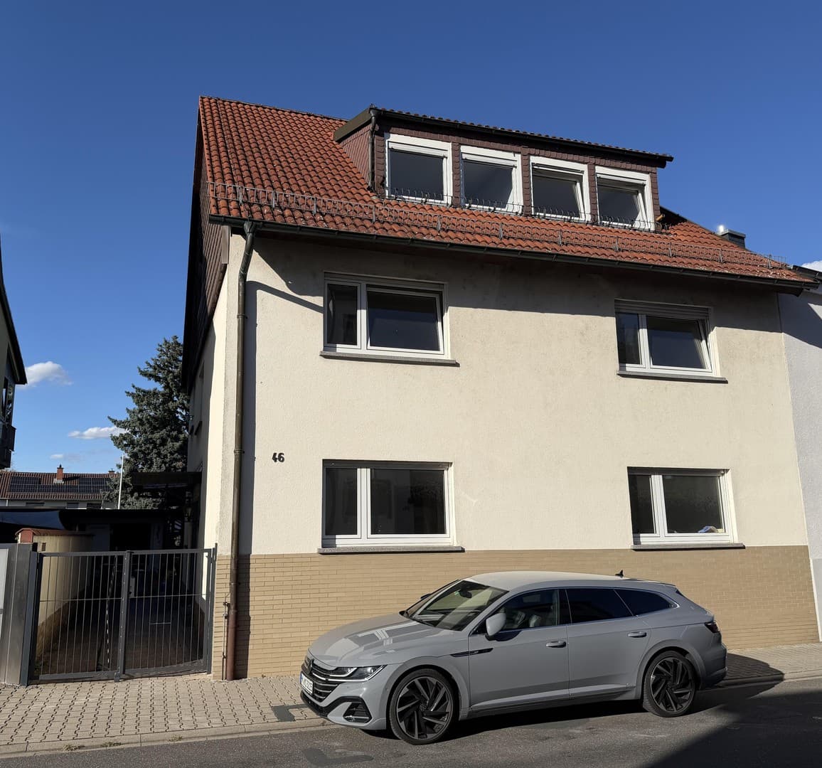Erstbezug nach Sanierung: Helle 3 Zimmer Wohnung mit Waschküche & Kellerabteil