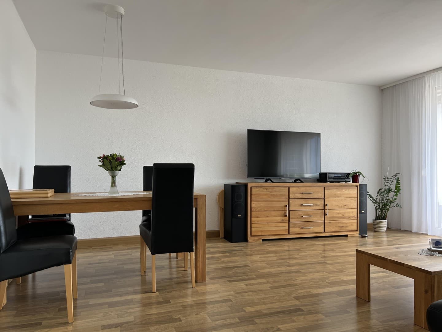 Helle 3 Zimmer Wohnung im Buchzentrum