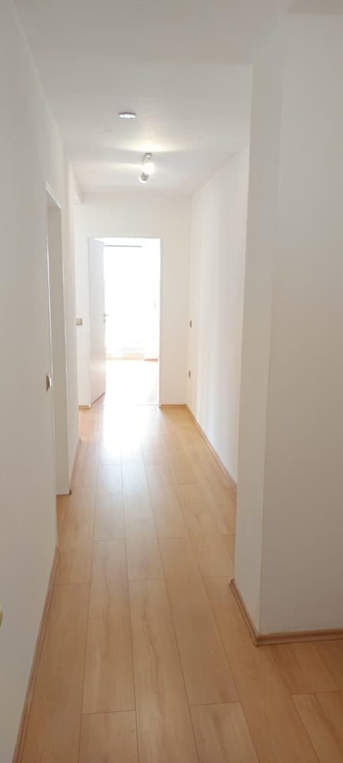 Große 4 Zimmer WHG mit Dachterrasse in bester Lage mit Stellplatz