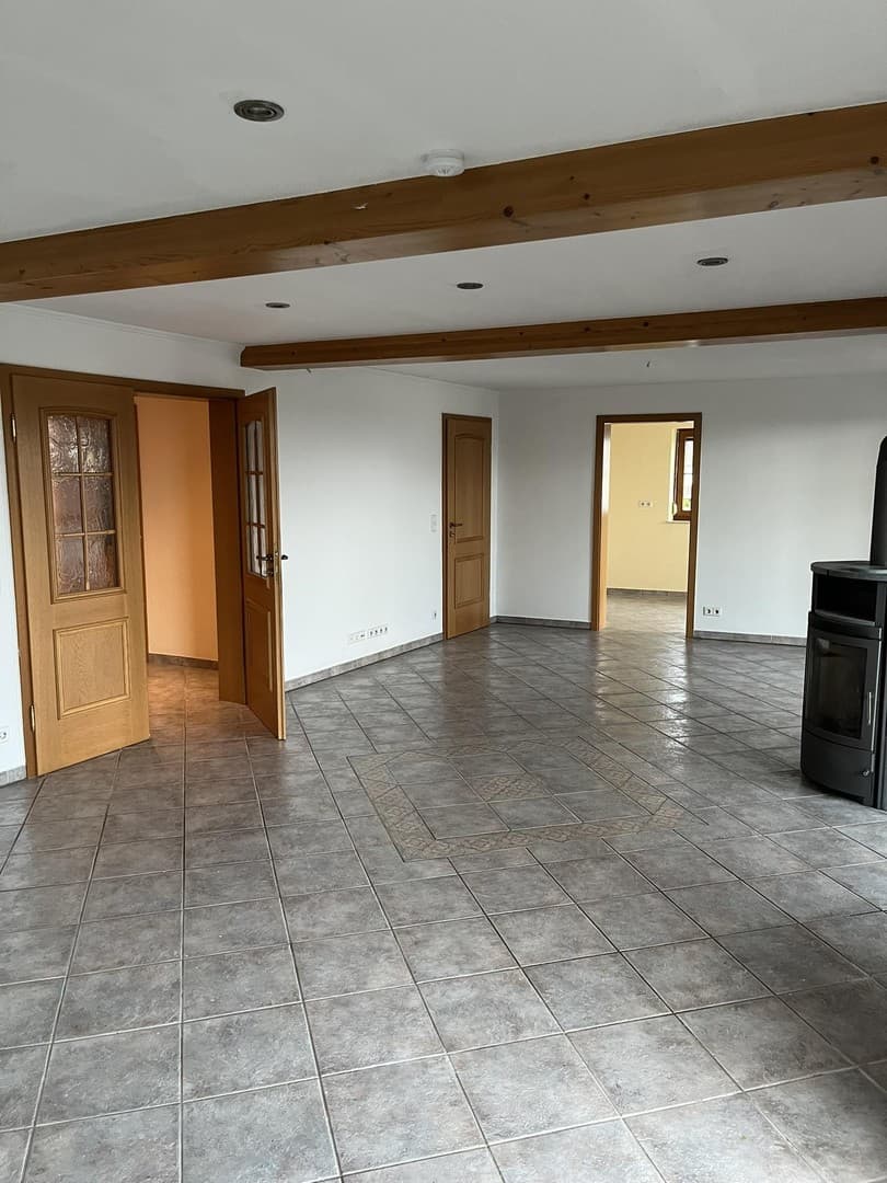 Wohnraum für Alle - 5 Zimmer, 170qm, 2 Bäder, Schwedenofen, Balkon, Aussicht