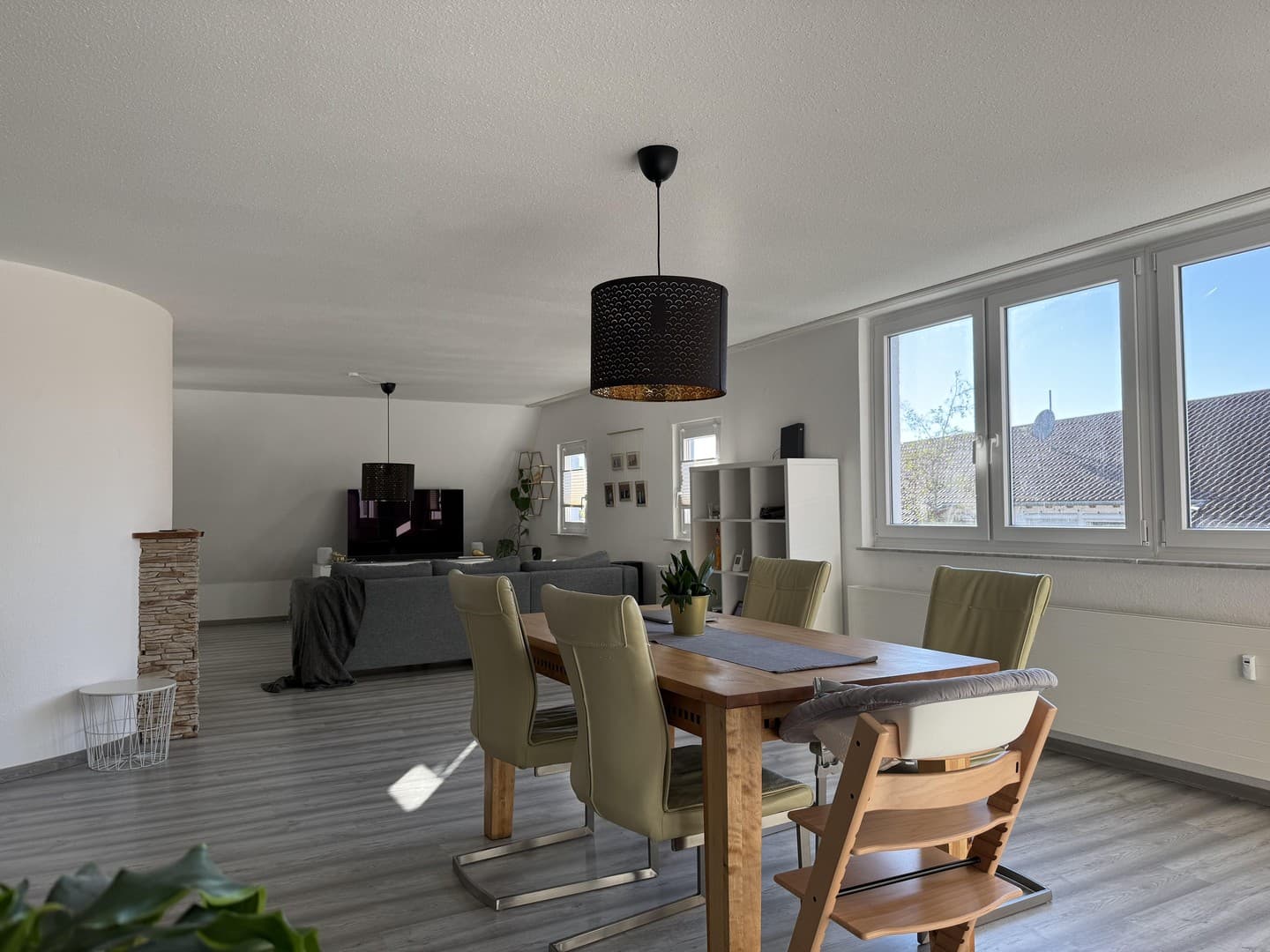 Provisionsfrei: Sanierte 5-Zi.-Maisonette (125m²)