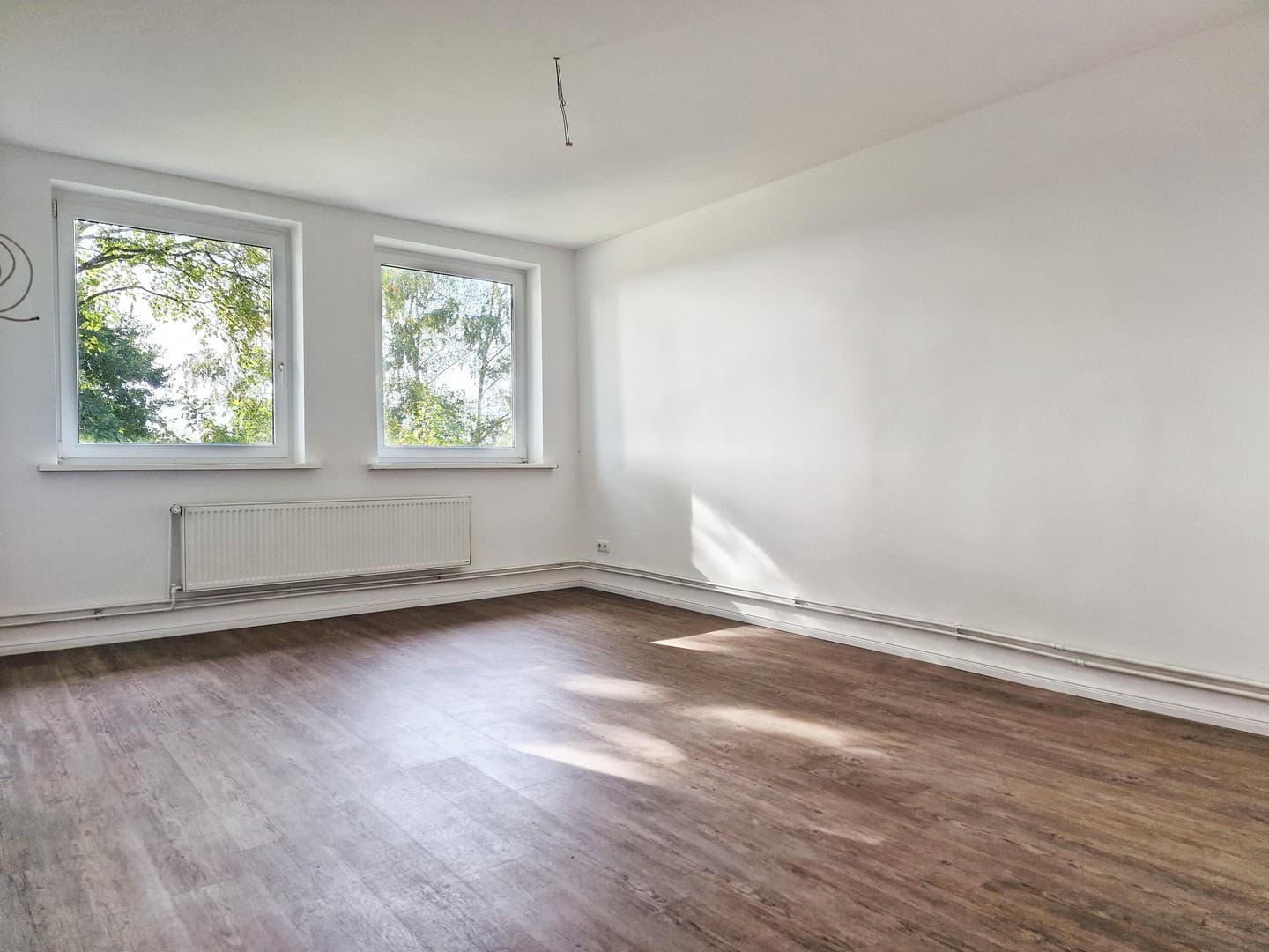 Himbergen - Große sanierte 4 Zimmer Wohnung ab sofort zu vermieten