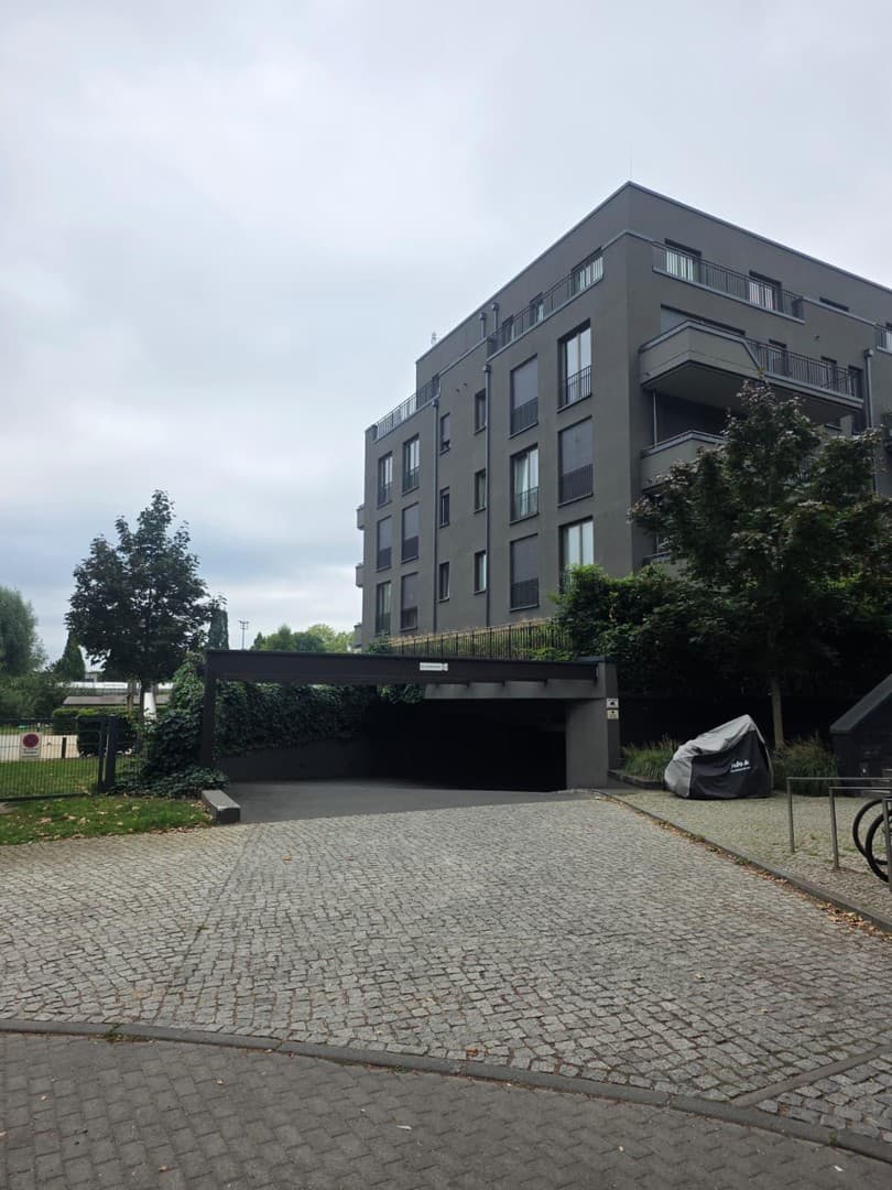 TG-Stellplatz (Parkplatz) auf Halbinsel Alt-Stralau