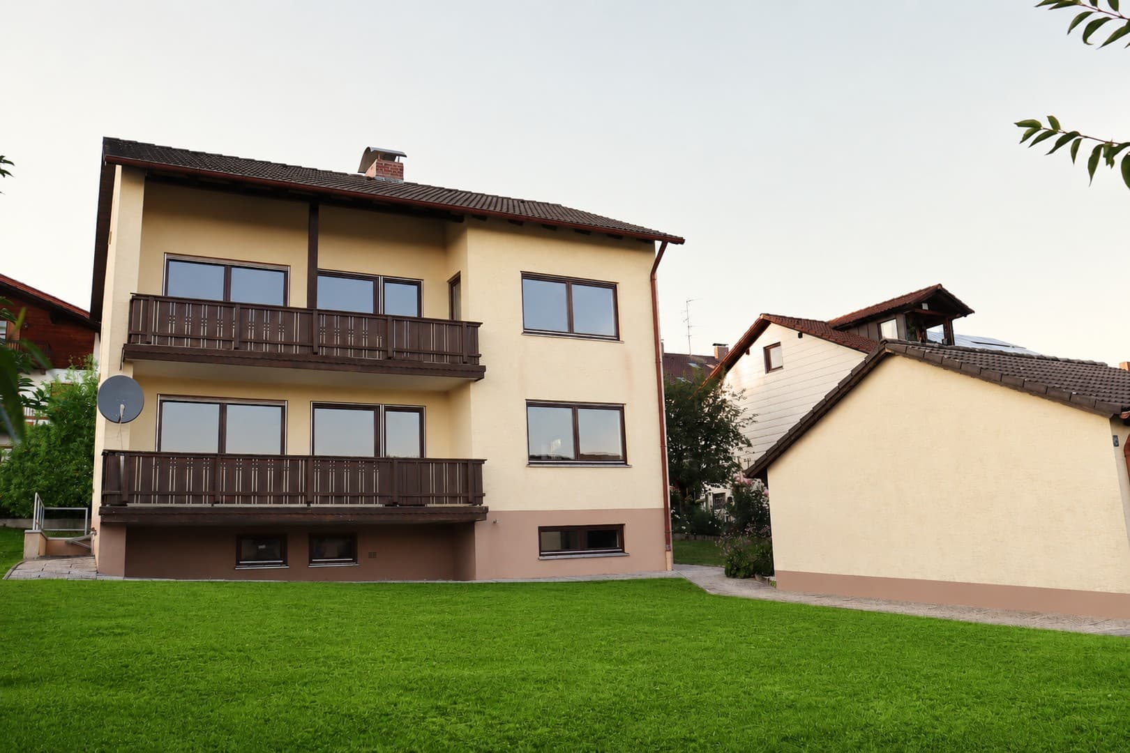 Freistehendes 6-Zimmer-Haus mit Garten und Doppelgarage – provisionsfrei