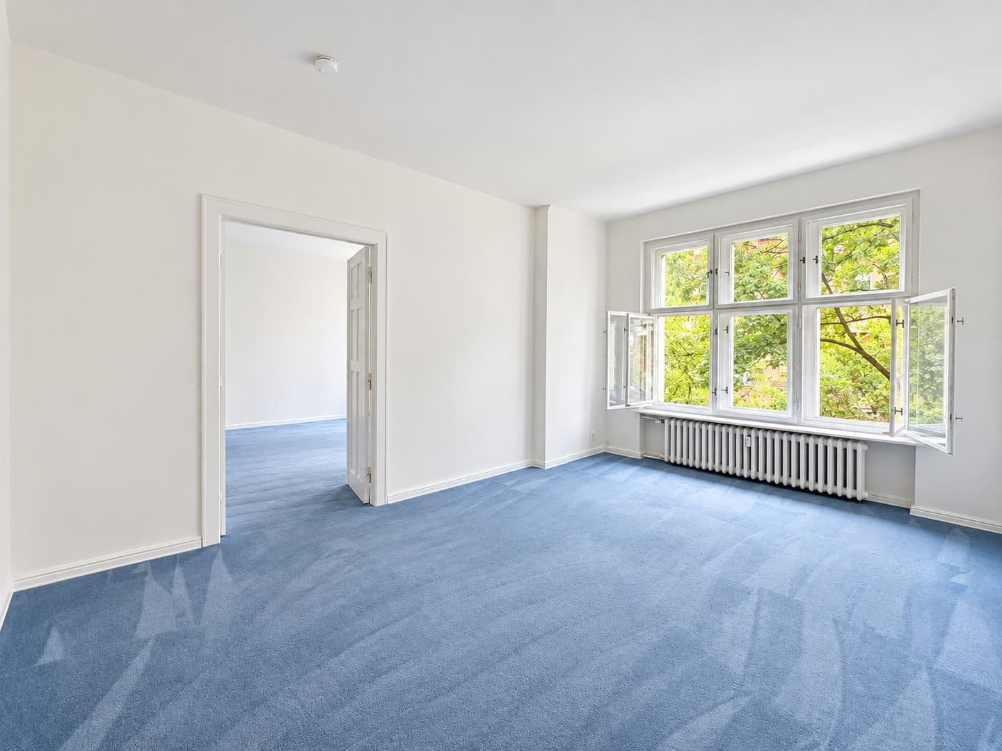 Altbaujuwel in Charlottenburg – 4 Zimmer, Balkon & Aufzug nahe Ku’damm