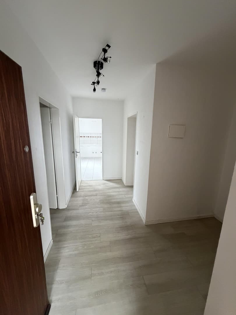 2-Zimmer-Wohnung (63m²) mit Balkon und guter Verkehrsanbindung
