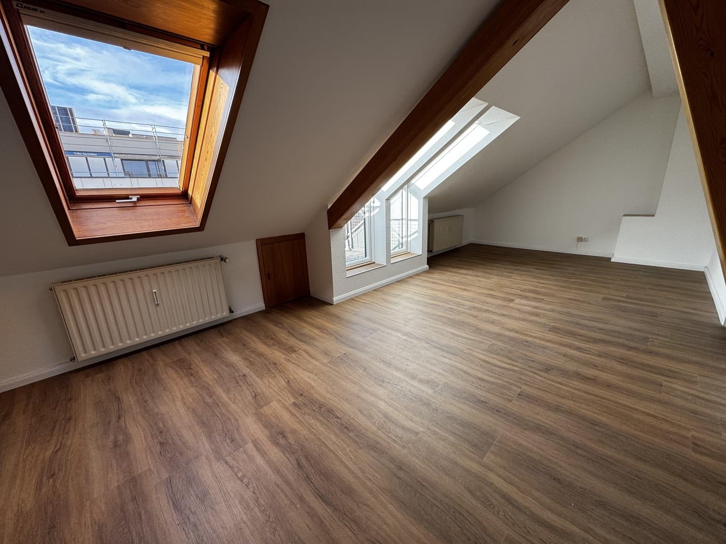 Sanierte 2 Zi-Wohnung in City-Lage | neue EBK, über den Dächern Aachens