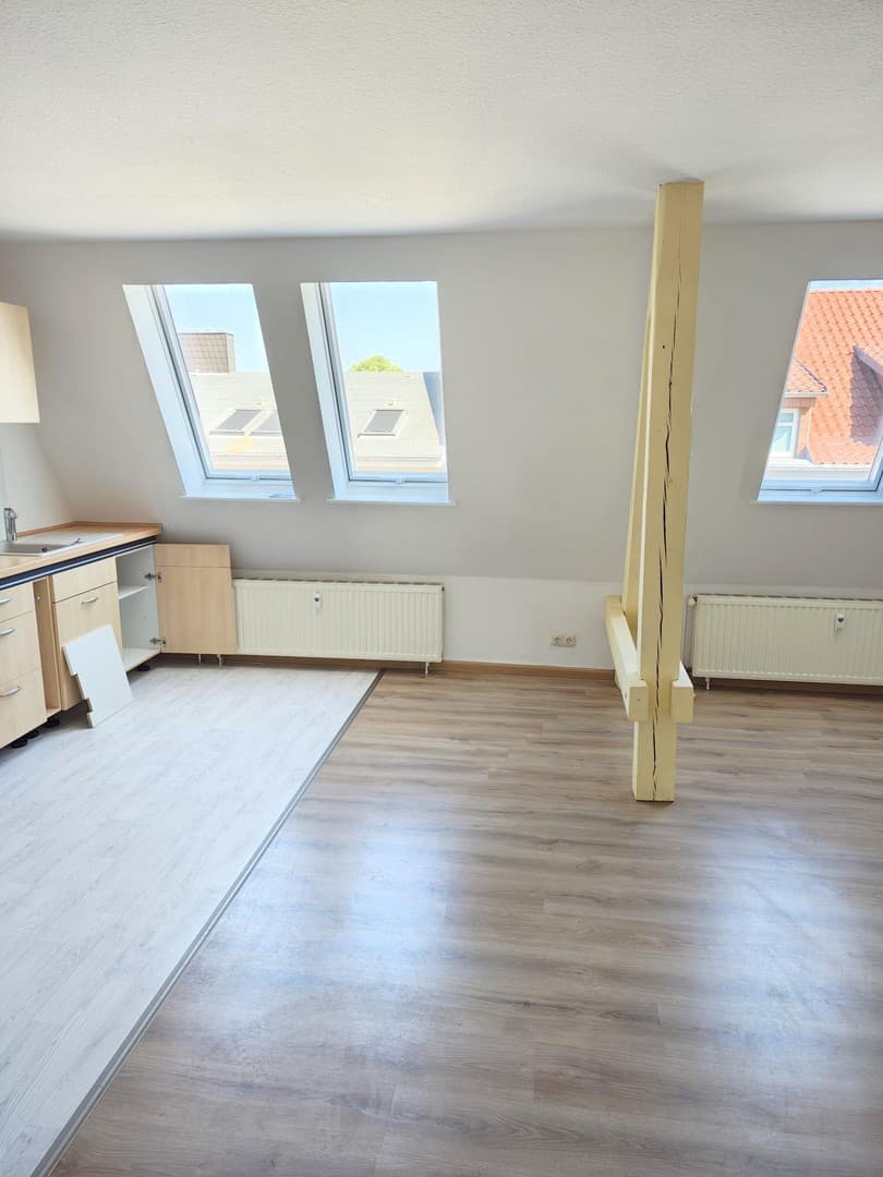 Helle 2-Zimmer-Dachgeschosswohnung mit großer Wohnküche in Fürstenwalde/Spree