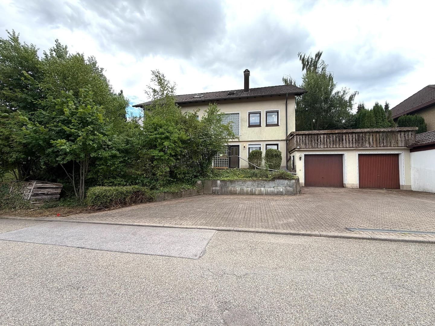 Tolles Zweifamilienhaus * in Loßburg-Betzweiler