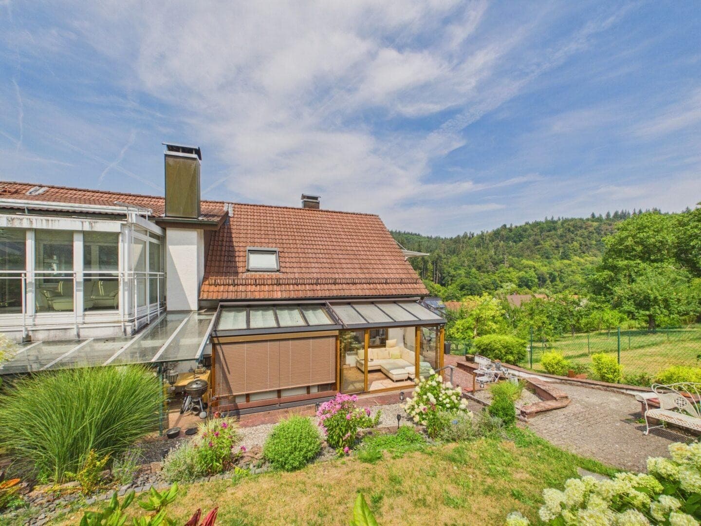 Mehrgenerationen/2-3 Fam.-Haus, freistehend