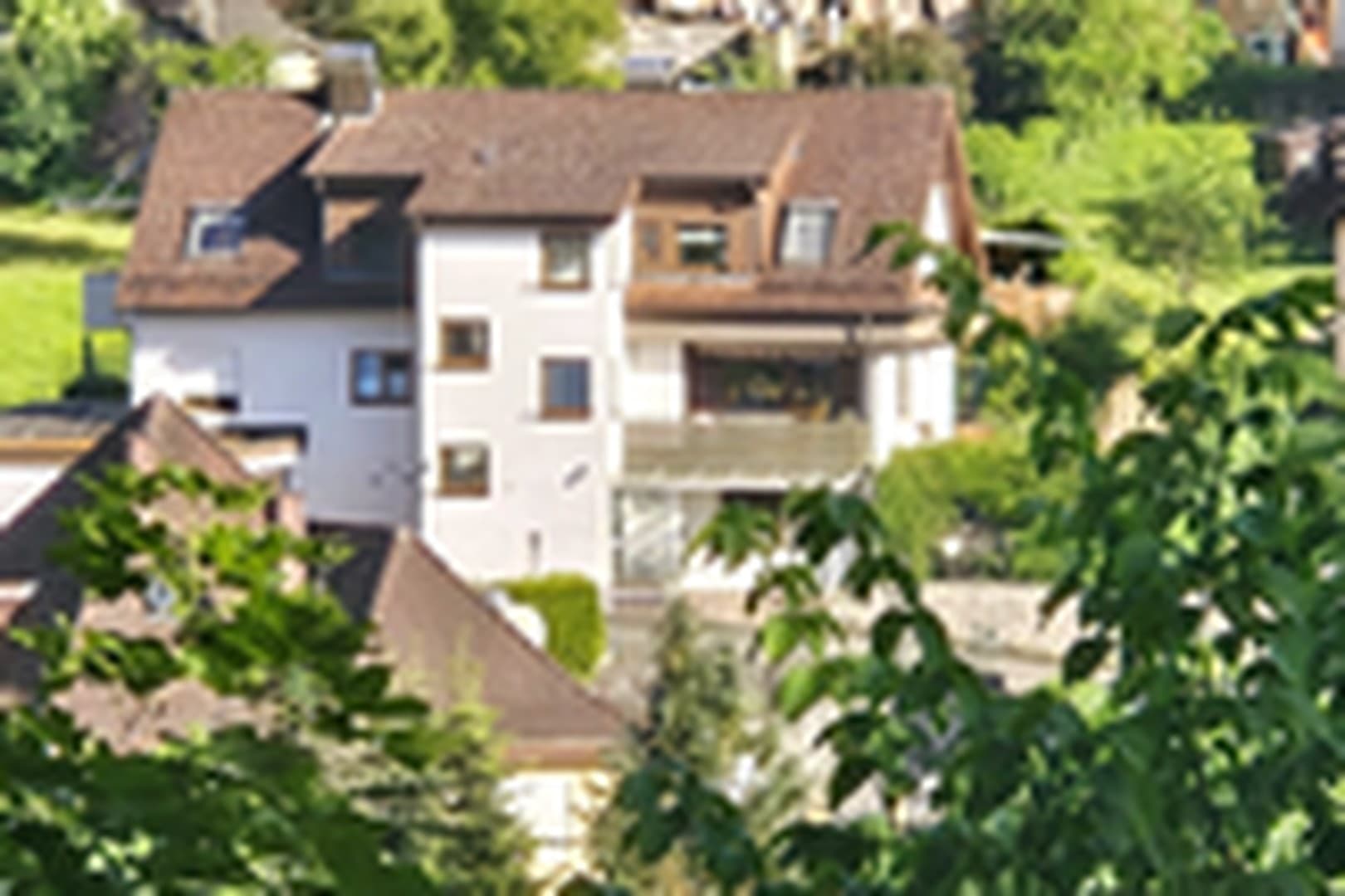 Mehrgenerationen/2-3 Fam.-Haus, freistehend