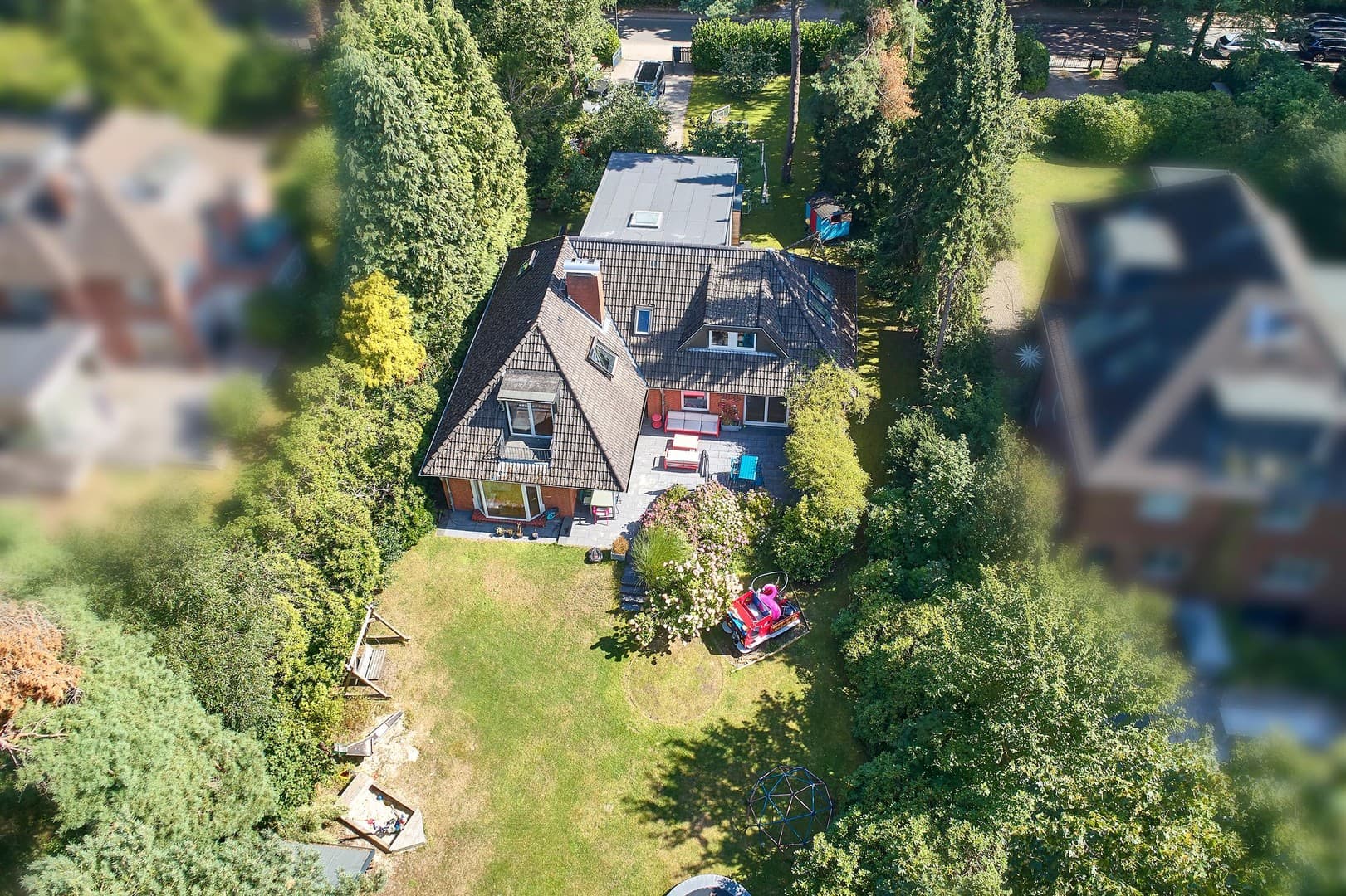 Provisionsfrei: Familienhaus am Schöns Park | 298 m² Wohnfläche | 1.794 m² Grundstück