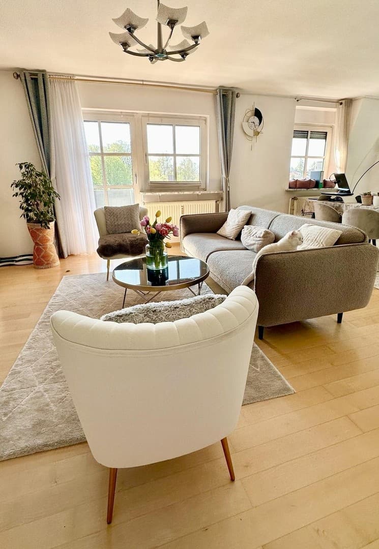 Schöne Design-Wohnung unmöbliert