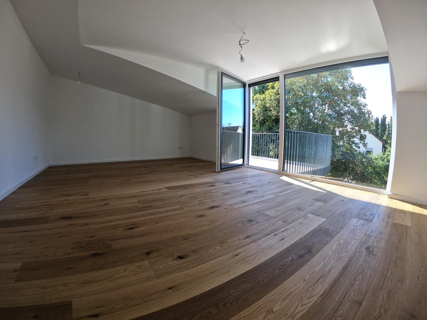 Neubau - Dachgeschosswohnung im Erstbezug auf 75 qm ab sofort!