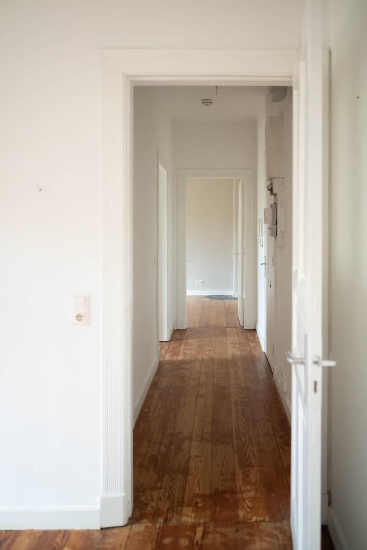 Zwei charmante 2-Zimmer-Altbauwohnungen mit Balkon in HH-Altona