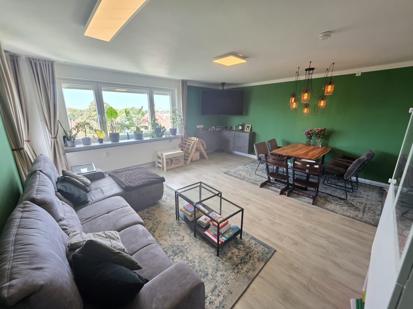 Wohnen über den Dächern der Bremer Neustadt - modernisierte 4-Zimmer-Wohnung mit Sonnenuntergängen!
