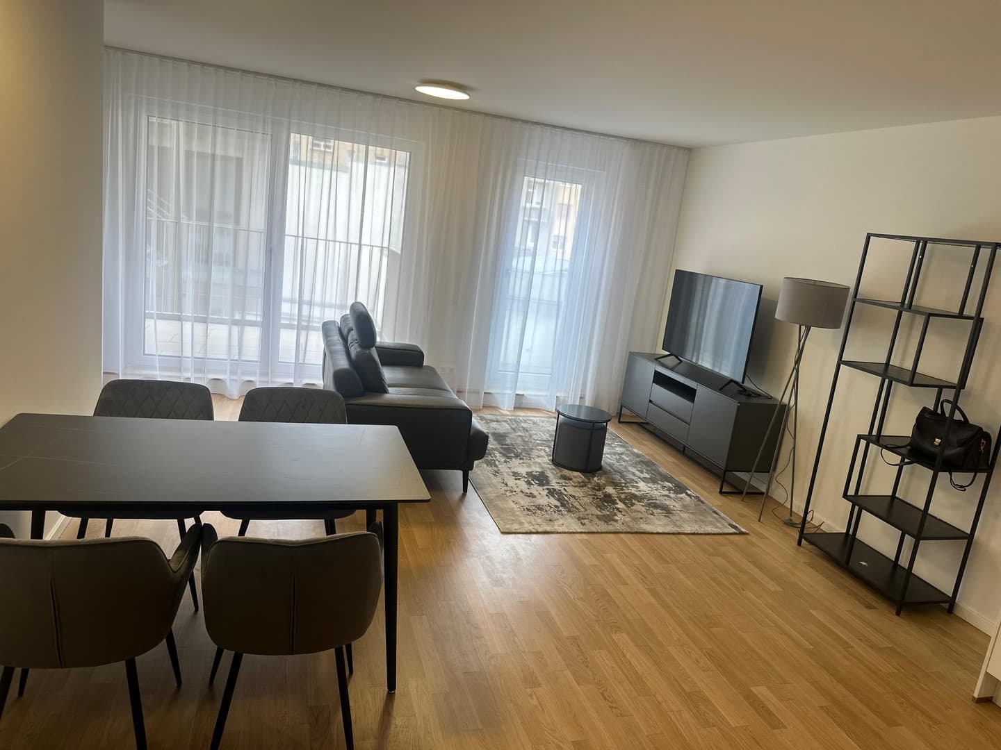 Wohnen auf Zeit - Moderne möblierte 2 ZKB Wohnung mit Balkon in der Schwetzingerstadt