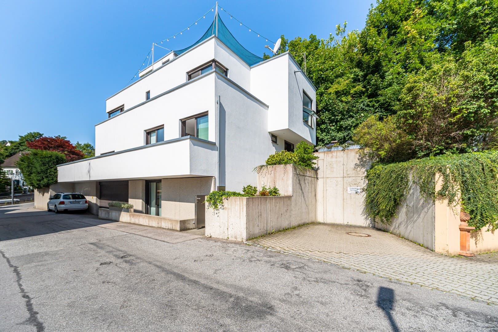Exklusive Villa mit Alpen und Seeblick, luxuriöser Ausstattung & weitläufigen Terrassen