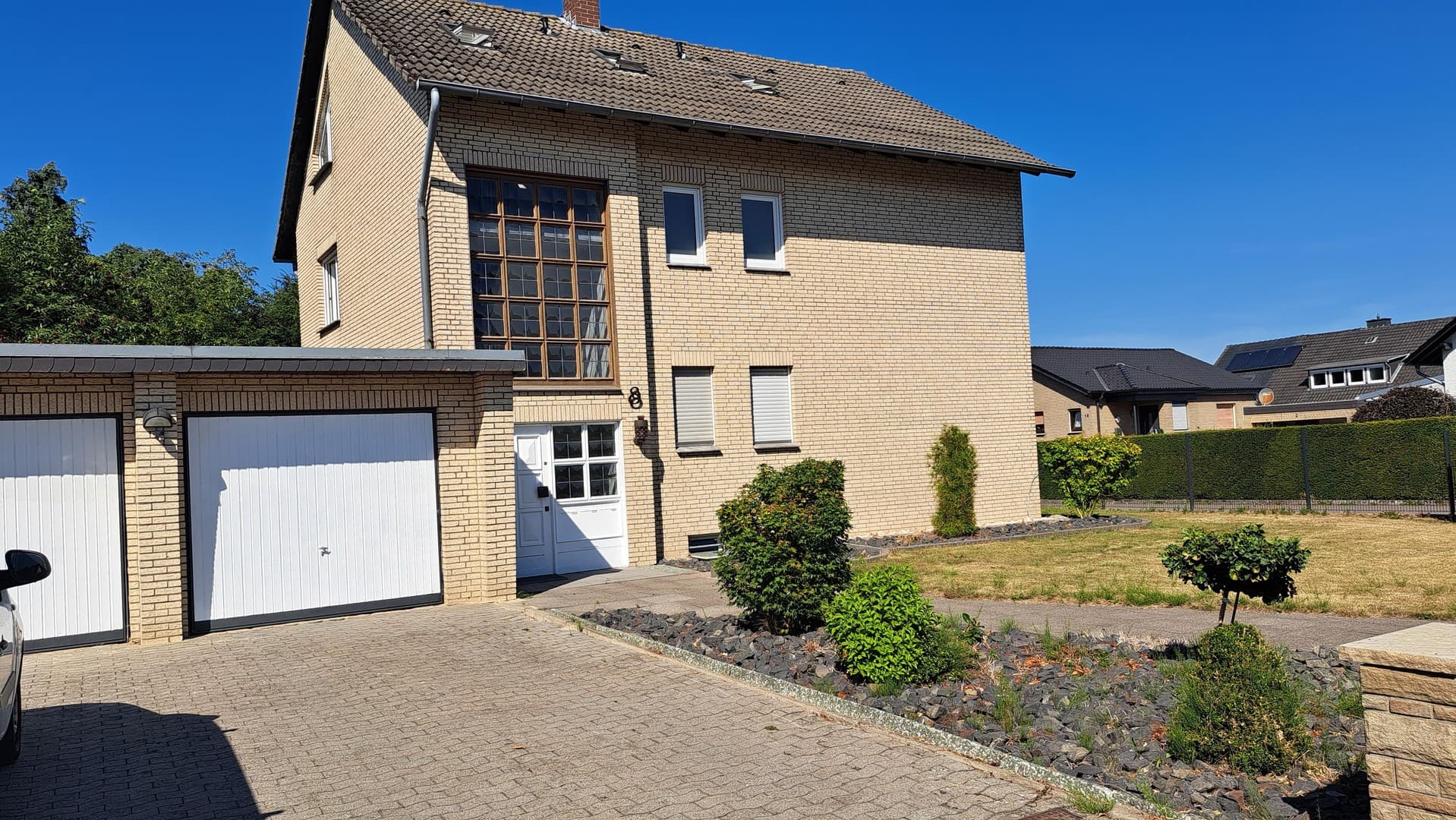Etagenwohnung (1.OG) im 3-Familienhaus mit Panoramabalkon