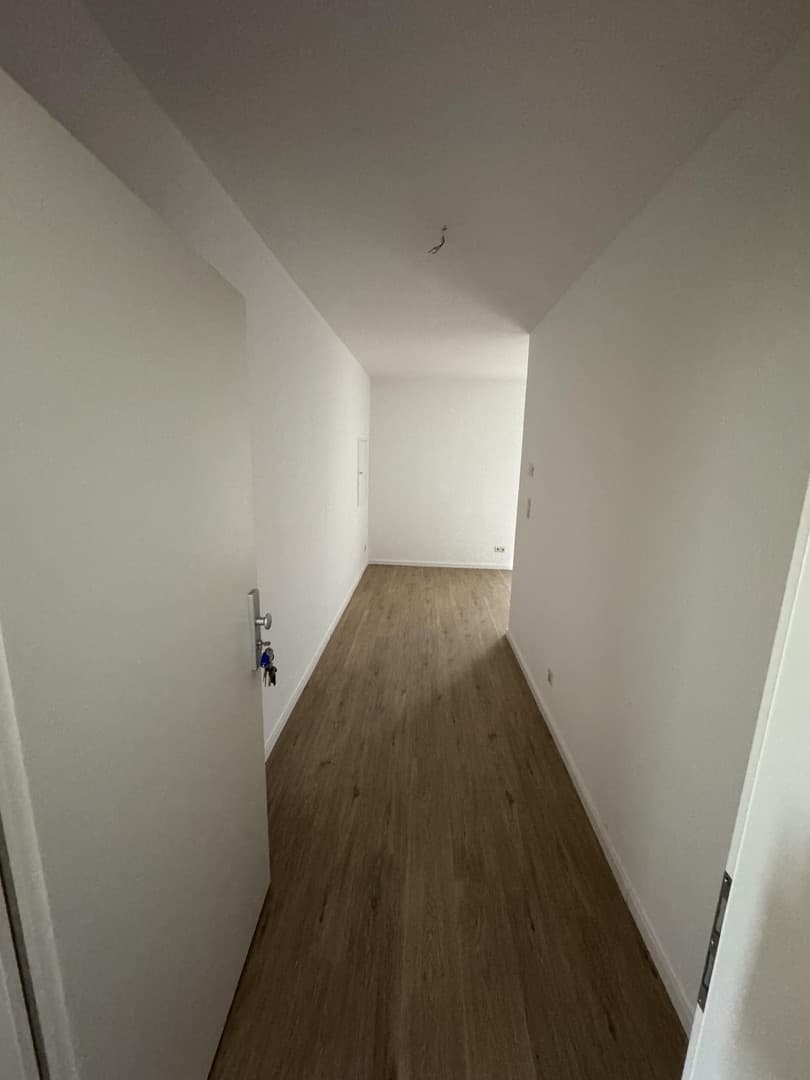 Großzügige 3- Zimmer Wohnung mit Balkon - renoviert