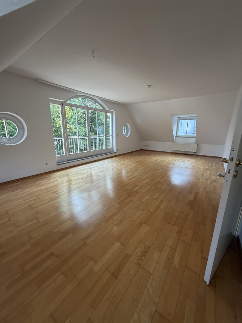Helle 4-Zimmerwohnung zur Miete in Nymphenburg, München