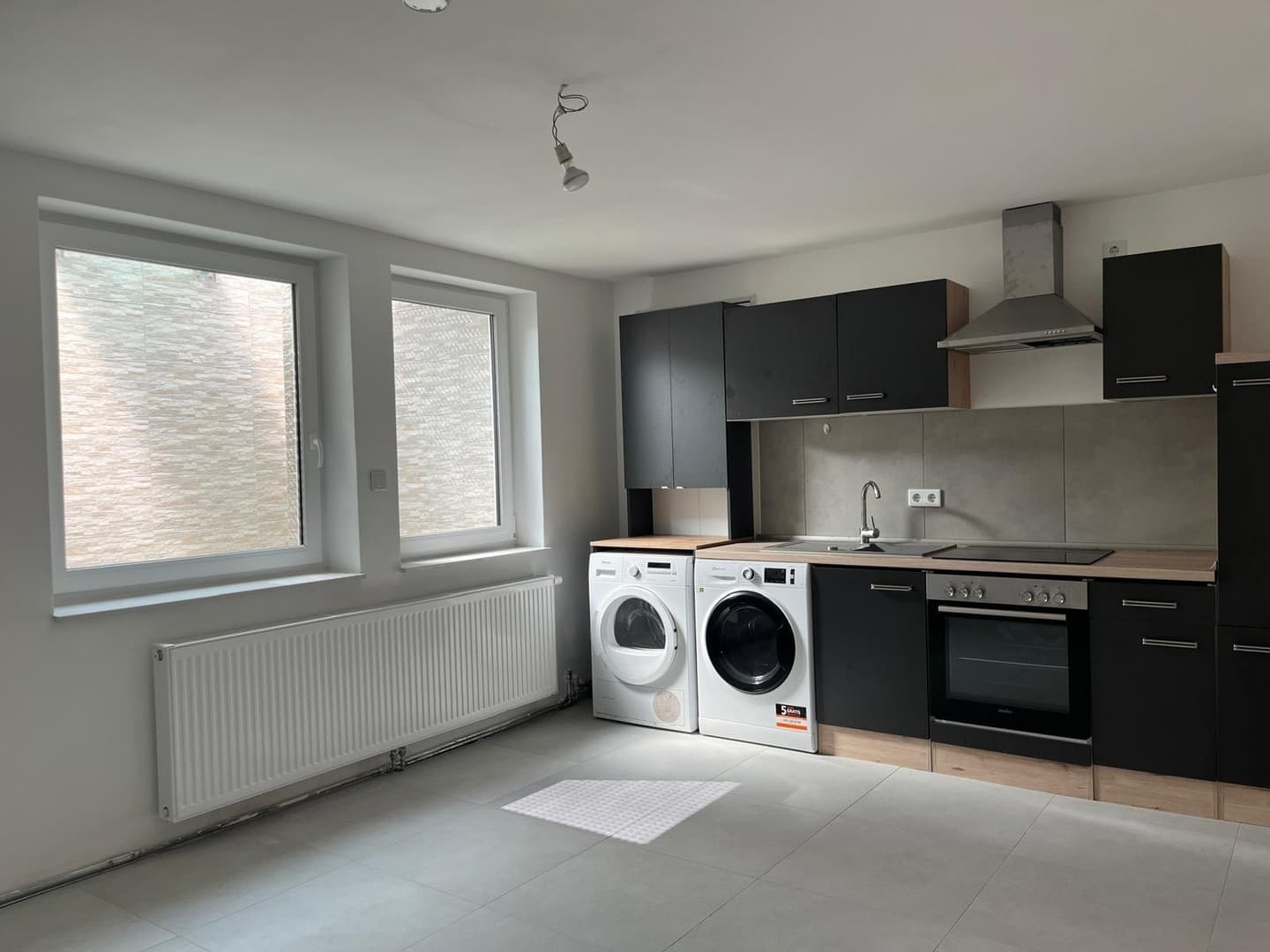 Frisch renovierte 2-Zimmer-Wohnung, 39 m², Stuttgart-Feuerbach – hell & top angebunden