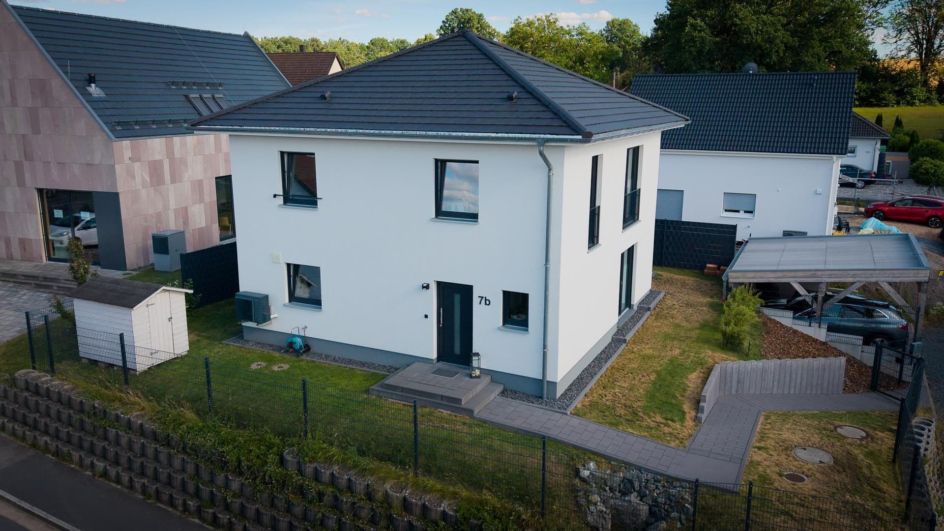 Neuwertiges Massivhaus (A+) mit Wärmepumpe, Designerküche & Wallbox in Kulmbach