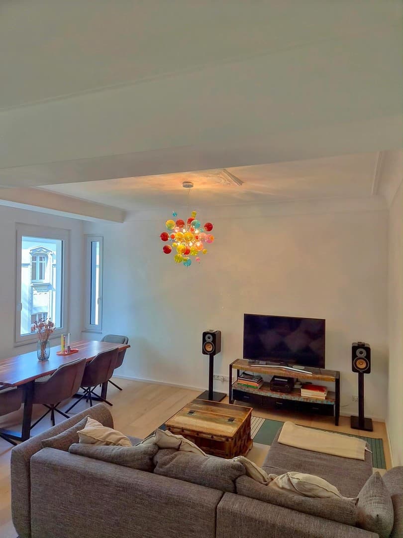 Wunderschöne, kernsanierte 3-Zimmer Altbauwohnung in bester Lage von Benrath