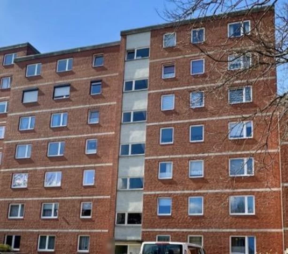 Frisch saniert und vermietet: 1-Zimmer-Wohnung mit Garage, 5,11 % Rendite
