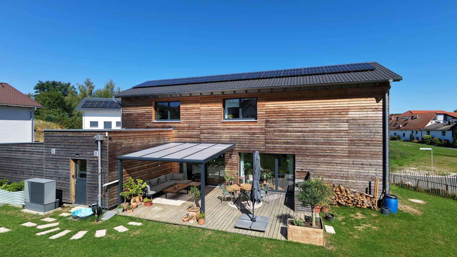 Freistehendes, energieeffizientes Einfamilienhaus mit Südgarten