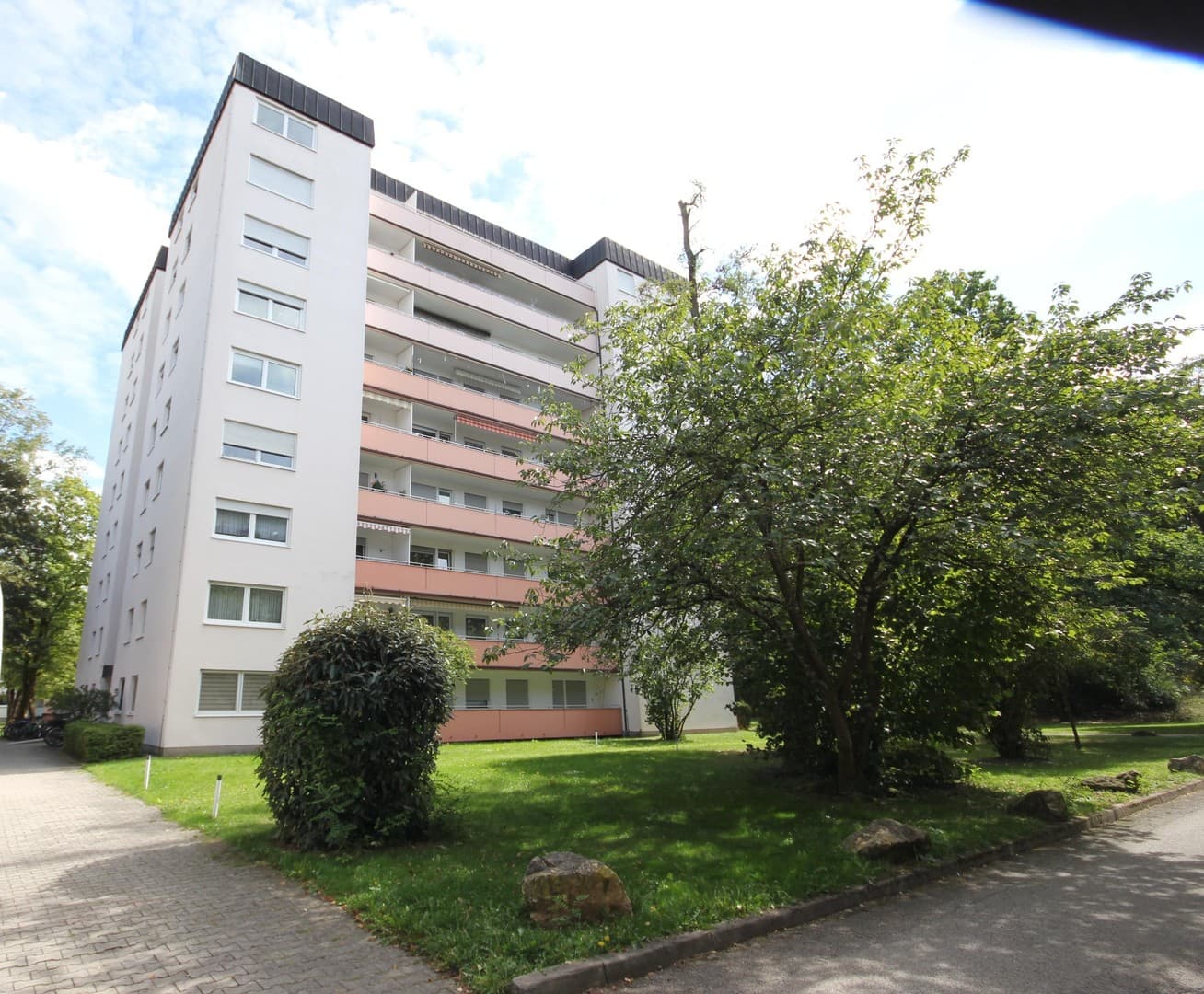 Vollvermietete 4-Zimmer-WG-Wohnung in Hadern, saniert und möbliert