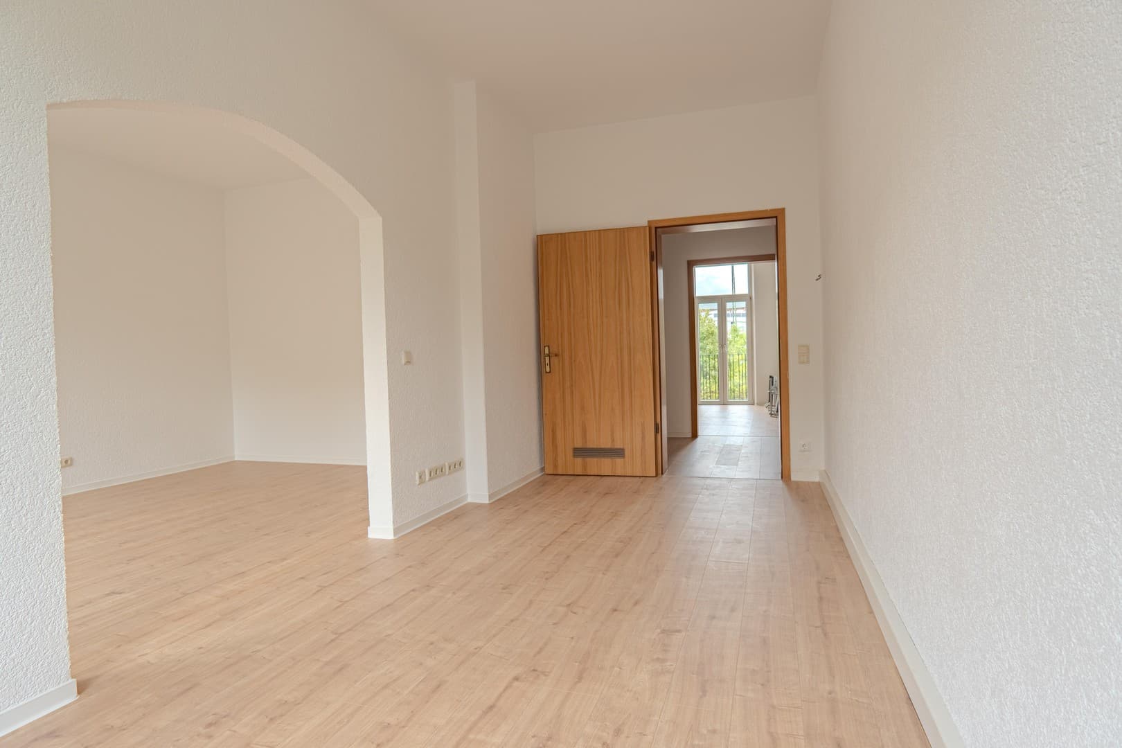 3 Zimmer Wohnung - zentrale Lage von Hof - ab sofort verfügbar - Einbauküche - Gartenmitbenutzung