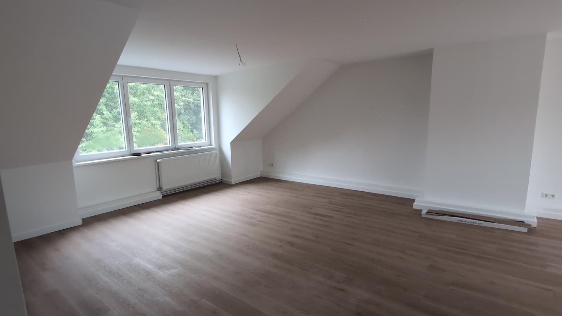 Helle 2-Zimmer-Wohnung (DG, ca. 70m², Erstbezug!)