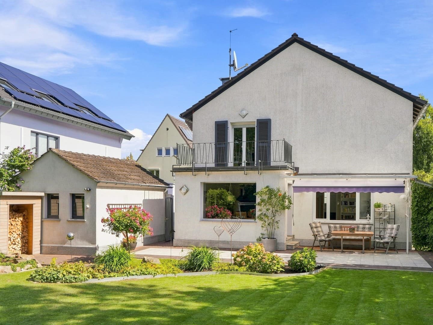 Grünes Familienidyll - Freistehendes Einfamilienhaus mit schönem Garten