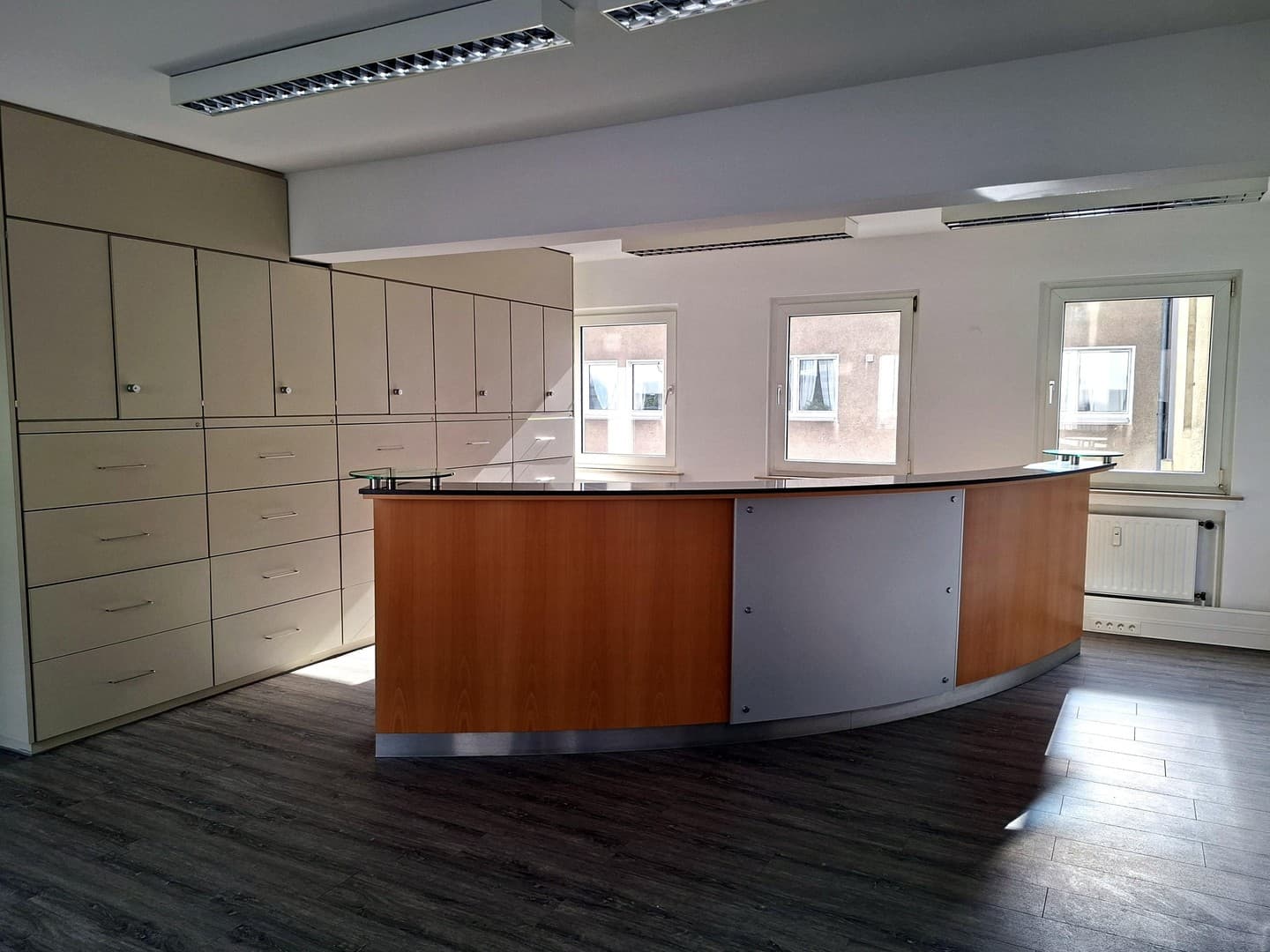 Sofort startklar: 120 m² Büro-/Praxisetage in Bestlage Borbeck - nur 2 Gehminuten zu Markt & Bahnhof