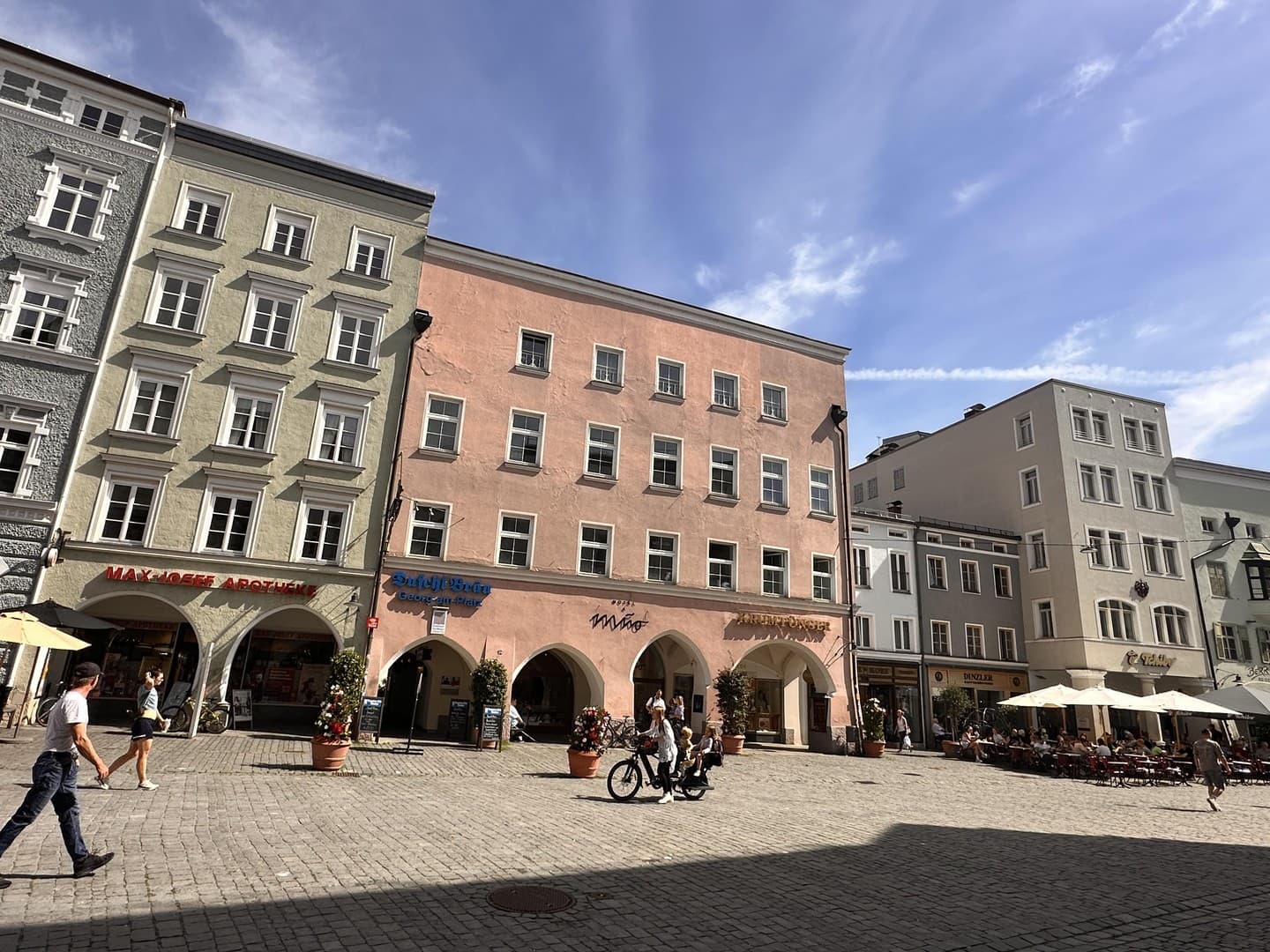 Top Adresse! Schönes Büro direkt am Max-Josefs-Platz. Balkon & Bergblick. Provisionsfrei!