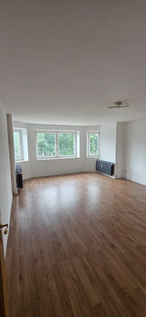 Helle 2 Raum Wohnung in Wandlitz-Basdorf mit großzügigem Wohnbereich und zusätzlichem Nebenraum