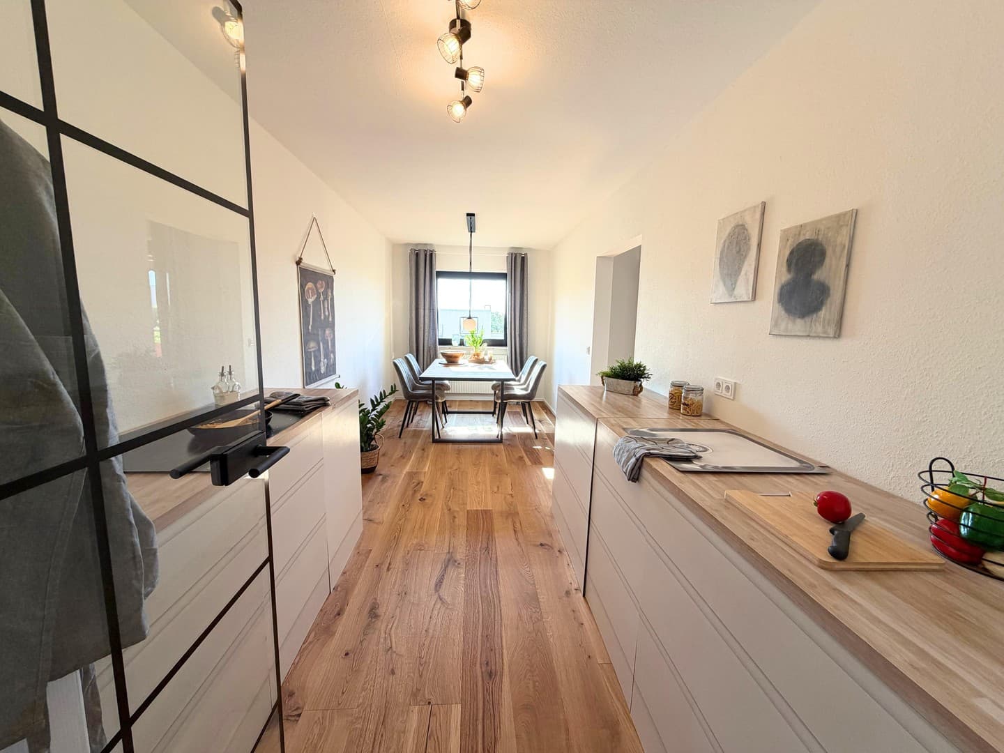Perfekt für die Familie: 94 m² bezugsfertiger Wohnraum mit Aufzug, Balkon & Garage