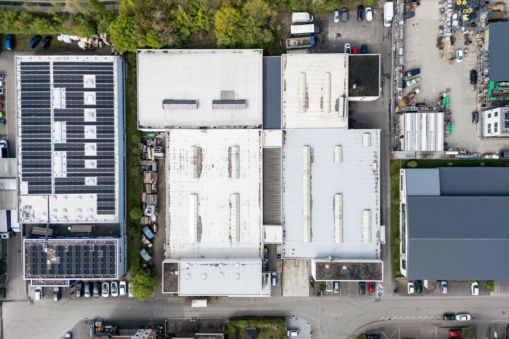 50m² / 100m² / 200m² / 400m² / 1200m² verschiedene Hallen Lager / Produktion / Werkstatt
